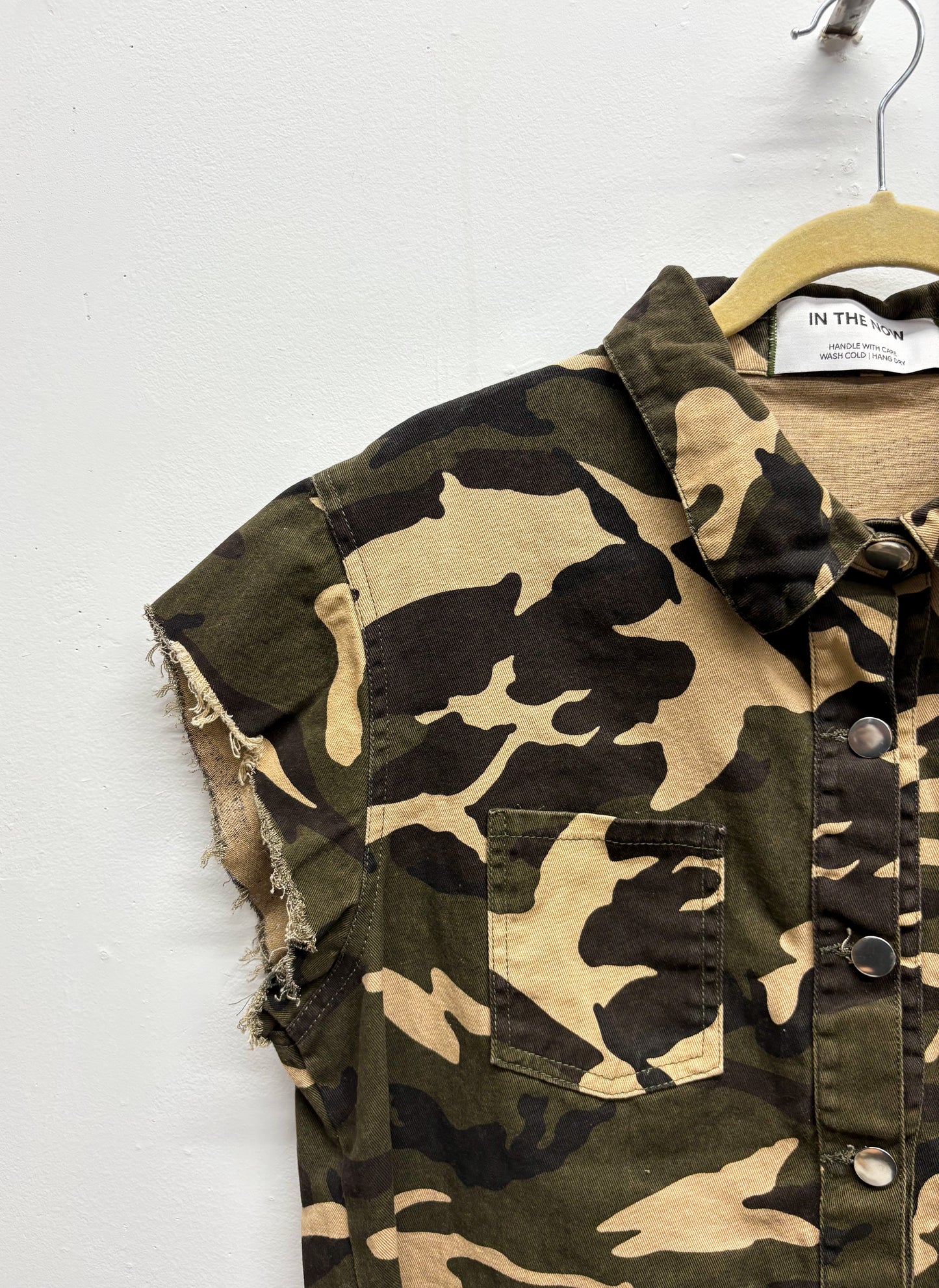 Sample 002
